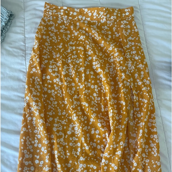 SHEIN Dresses & Skirts - SHEIN size small yellow skirt! Semi long goes passed knee